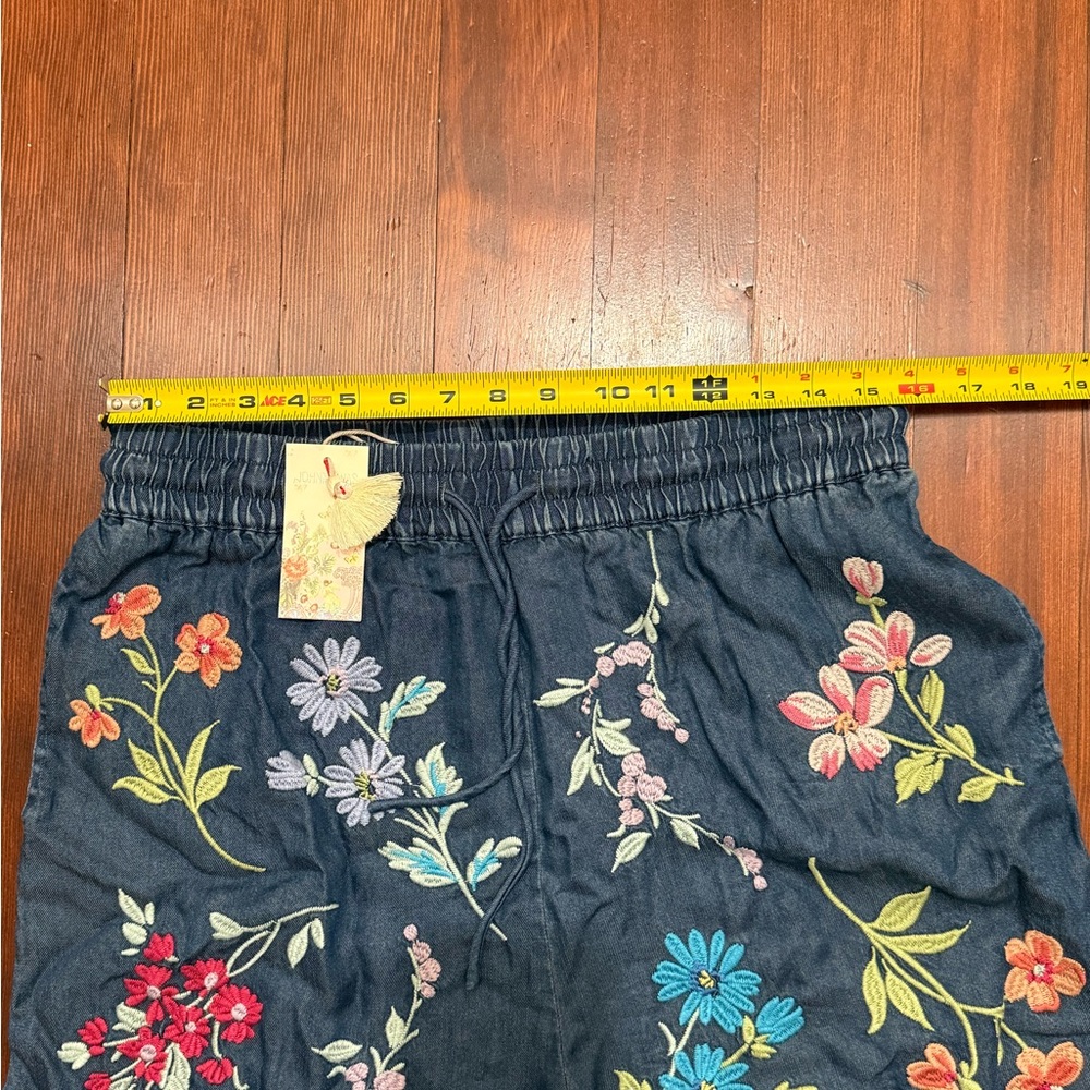 JHONNY WAS Evangeline drawstring shorts size Medium - Picture 4 of 9